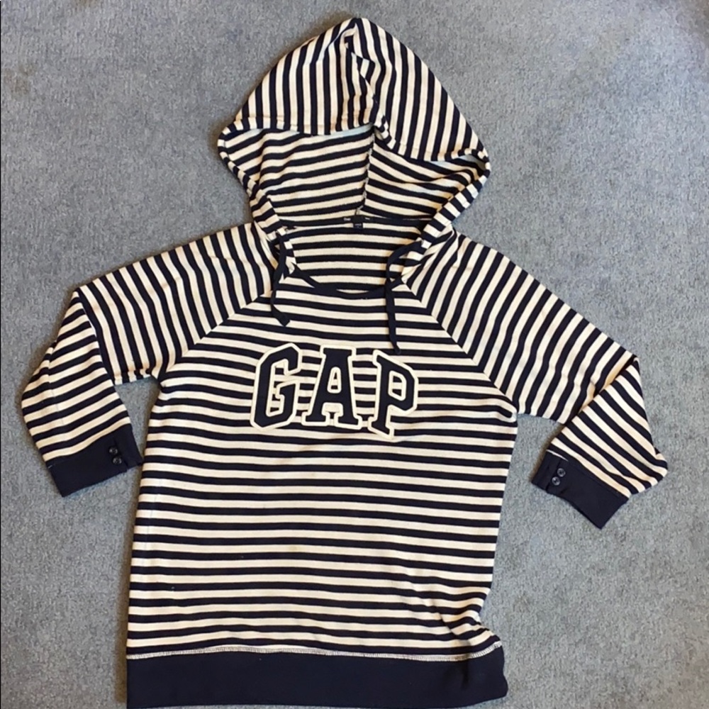 Gap Hoodie - Quarter Sleeve